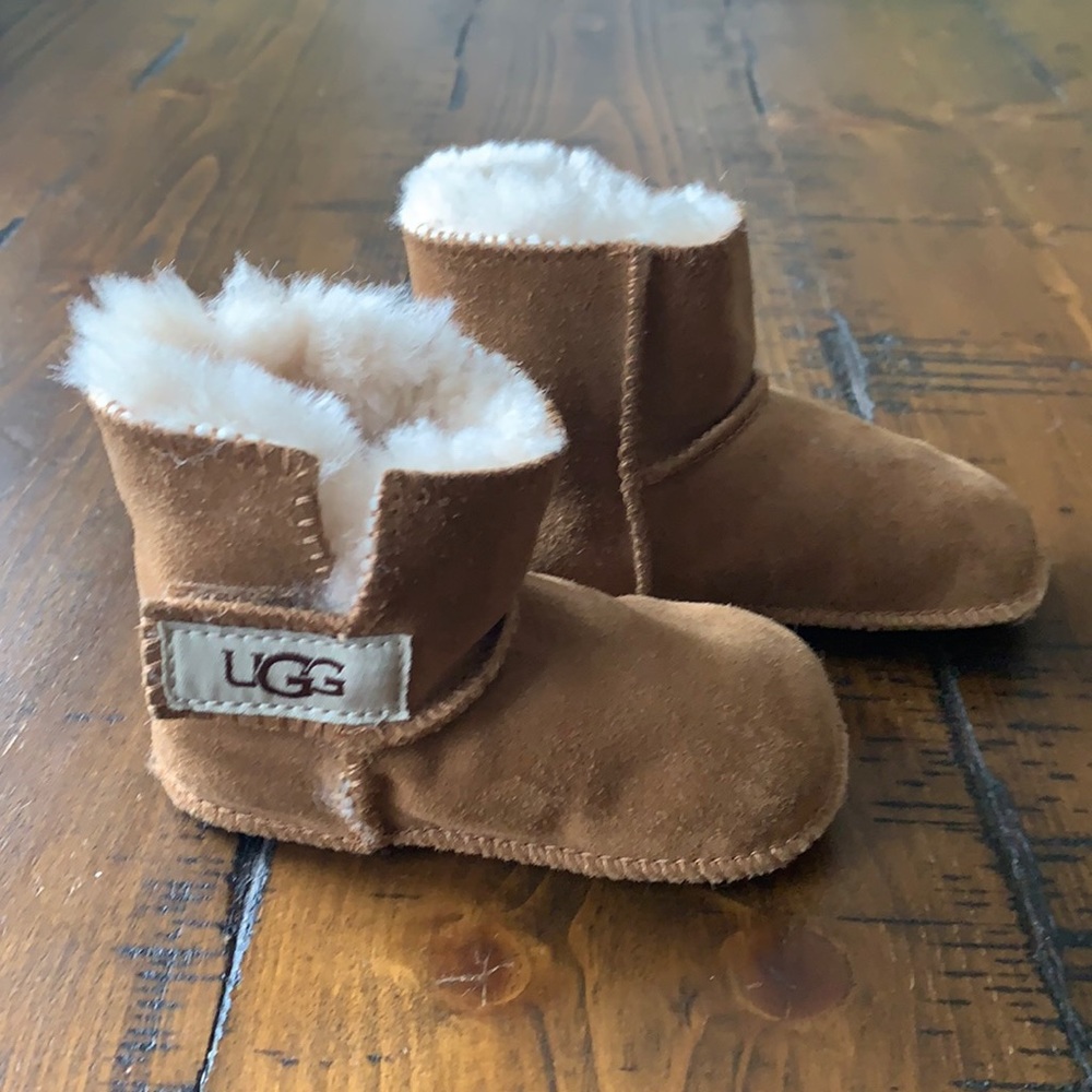 UGG Booties, size M (infant) 4-5, Chestnut